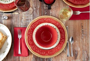 Buy Holiday Dinnerware!