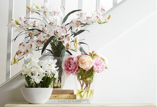 Freshen Up the Foyer: Florals & Plants