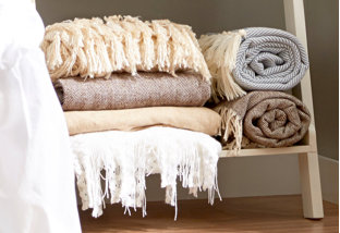 Buy Lightweight Blankets & Throws!