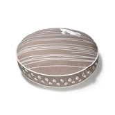 Cosmopolitan Dog on Wire Round Dog Bed in Almond / White