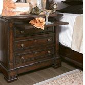 European Farmhouse Brittany Bachelor's 3 Drawer Chest