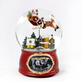 Traditional Holiday Scene Water Globe