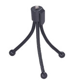 Tabletop Wire Tripod with Pocket Clip