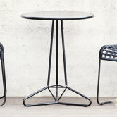 Tisch "Tria"