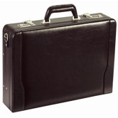 Attach� Cases