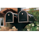 Decorative Side Bracket for 1 Mailbox