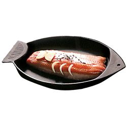 Cast Iron Fish Inspired Grill Pan in Black