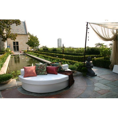 La-Fete Demi-Lune Outdoor Platform Bed