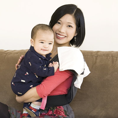 Slurp & Burp Baby Bond Flex Medium / Large Nursing Cover with Removable Burpcloth in Charcoal