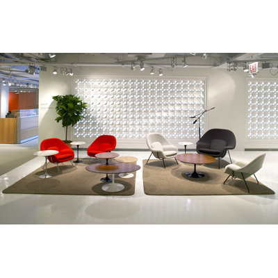 Knoll &reg; Saarinen Round Coffee Table