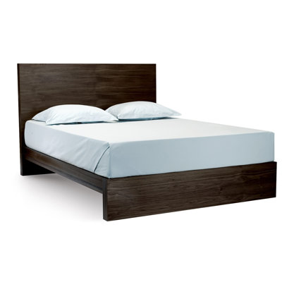 Thompson Platform Bed by Desiron -image