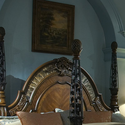 Oppulente Poster Panel Headboard by Michael Amini -image