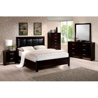 Wellington Queen Panel 5 Piece Bedroom Collection by Hillsdale Furniture -image