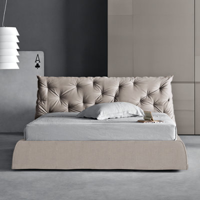 Impunto Platform Bed by Pianca USA -image