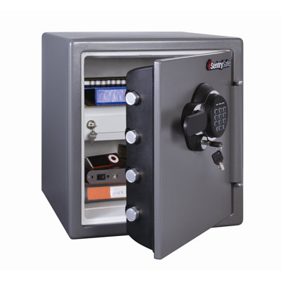 Sentry Safe 1 Hr Fireproof Lock  Safe