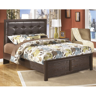 Aleydis Queen Panel Bed by Signature Design by Ashley -image