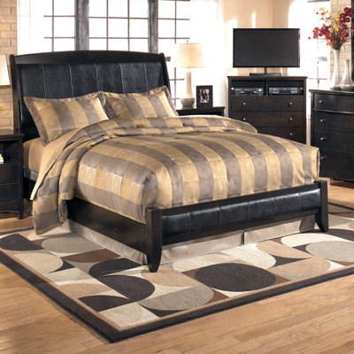 Menard Panel Bed by Signature Design by Ashley -image