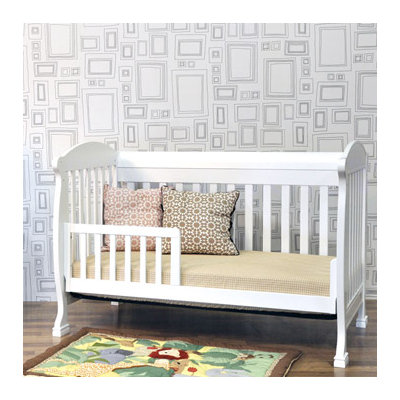 DaVinci Jacob 4-in-1 Convertible Crib with Toddler Rails in White