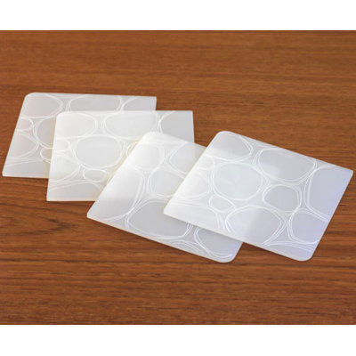 Modern-Twist Coaster Notz Pebbles in White on Clear Base (Set of 4)
