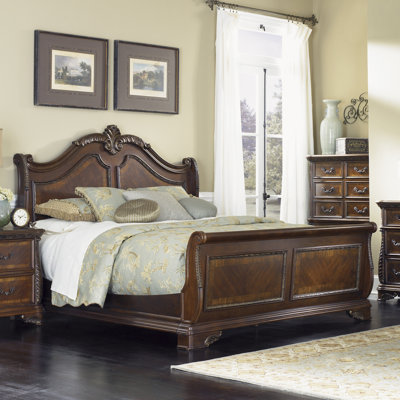 Highland Court Sleigh Bed by Liberty Furniture -image