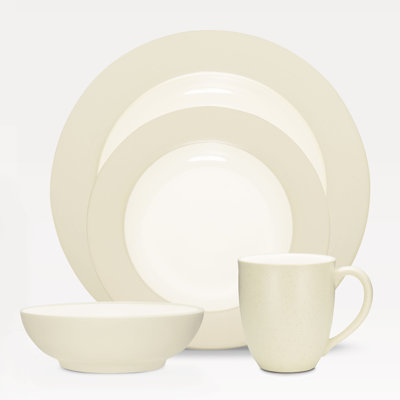 Noritake Colorwave Rim 4 Piece Place Setting
